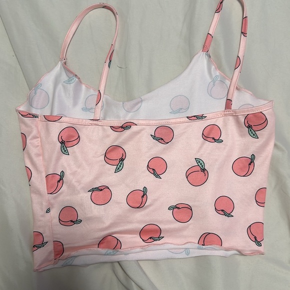 3/$10 Peaches crop tank top small - Picture 4 of 6